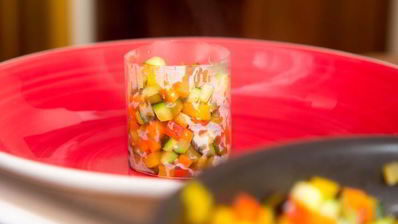 тартар из овощей в соусе из йогурта