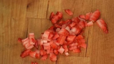 тартар из тунца со свежей клубникой