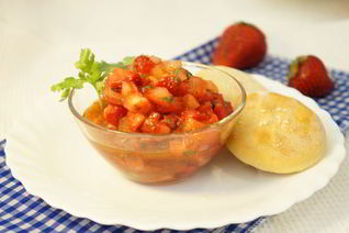 Тартар клубнично-помидорный