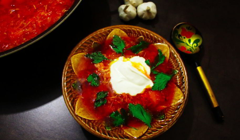 Рецепт борща на курином бульоне и сале