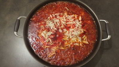 борщ на курином бульоне и сале