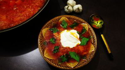 борщ на курином бульоне и сале