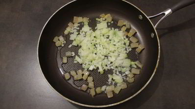 борщ на курином бульоне и сале