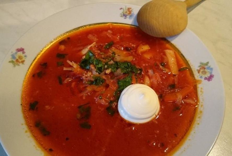 Борщ на курином бульоне с отварной свеклой