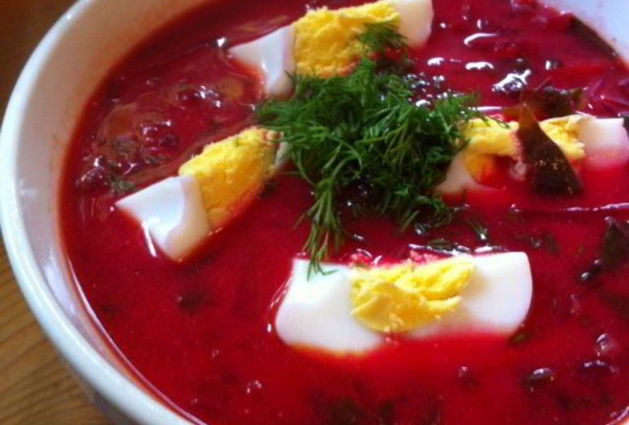 Борщ с грибами и свекольной ботвой