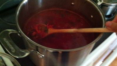 борщ с грибами и свекольной ботвой