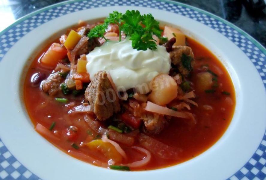 Борщ с картофелем томатами и фасолью