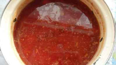 борщ с килькой в томате и фасолью