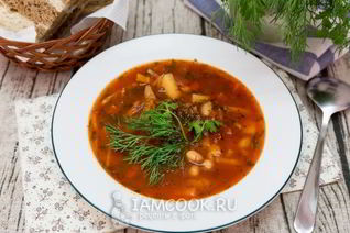 Борщ с консервированной фасолью