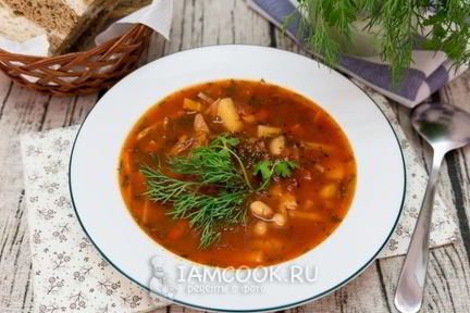 Борщ с консервированной фасолью