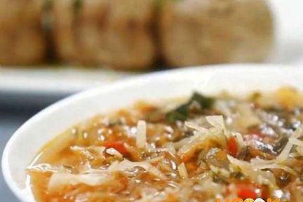 Борщ с пампушками