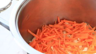 борщ в кастрюле zepter