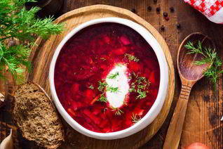 Холодный борщ на свекольно-овощном отваре