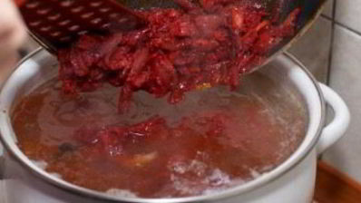 красный борщ