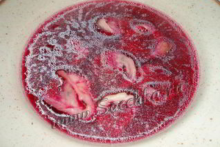 Квашеный борщ с ушками