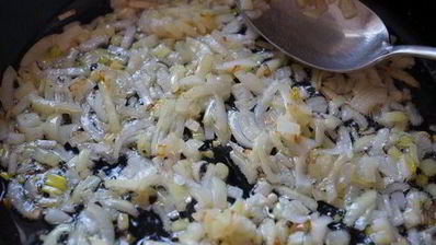 зеленый борщ с крапивой