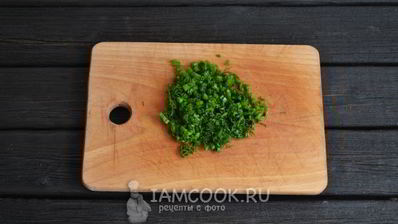 зеленый борщ со щавелем и яйцом