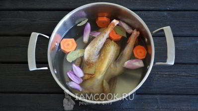 зеленый борщ со щавелем и яйцом