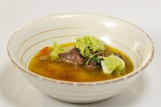 Бульон из копченой грудинки с желудочками