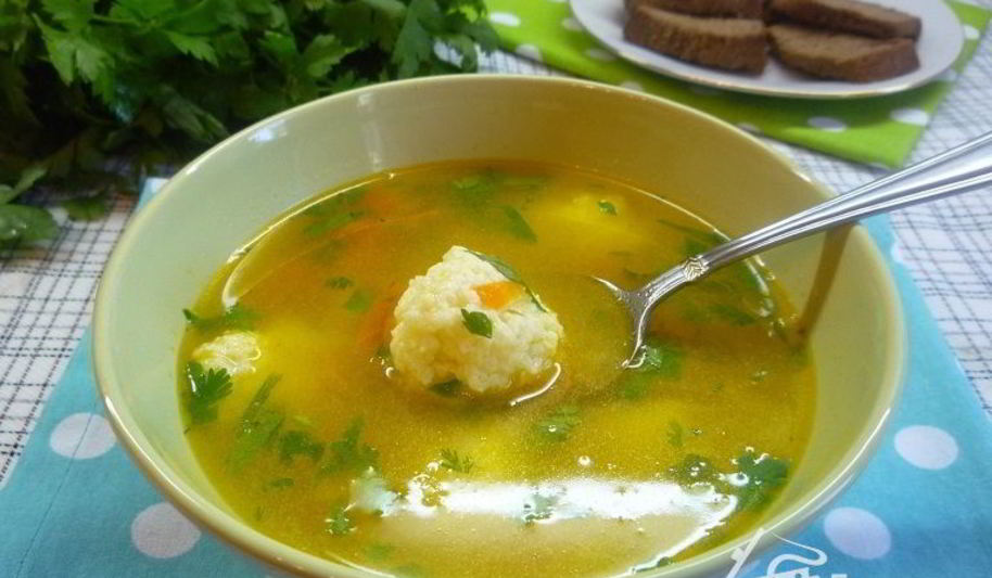 Рецепт бульона с клецками из сыра