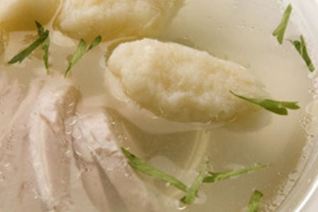 Бульон с клецками