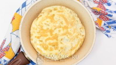 бульон с лапшой из яичных блинчиков