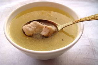 Домашний куриный бульон с клецками