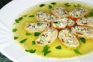 Куриный бульон с блинчиками