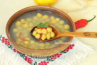 Нутовый суп на курином бульоне