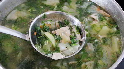 суп с крапивой на курином бульоне