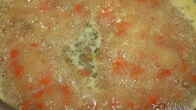 запеченная говядина в вине и курином бульоне