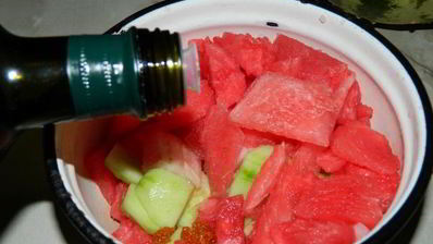 арбузный гаспачо в ледяной тарелке