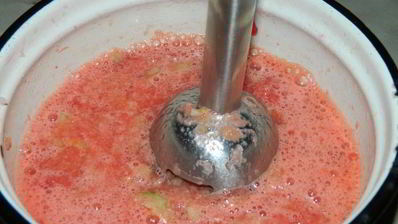 арбузный гаспачо в ледяной тарелке