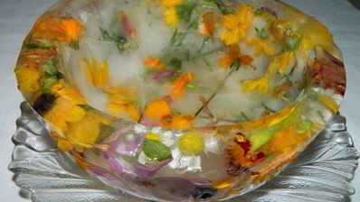 арбузный гаспачо в ледяной тарелке