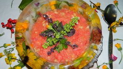 арбузный гаспачо в ледяной тарелке