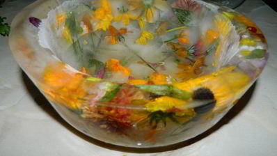 арбузный гаспачо в ледяной тарелке