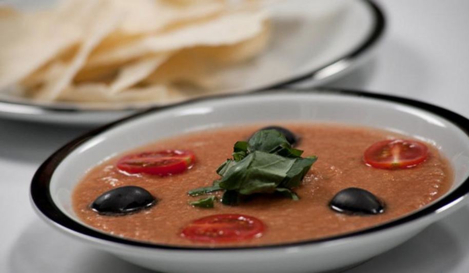 Рецепт гаспачо с пшеничными чипсами