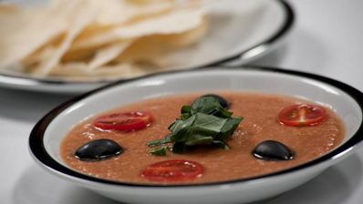 гаспачо с пшеничными чипсами