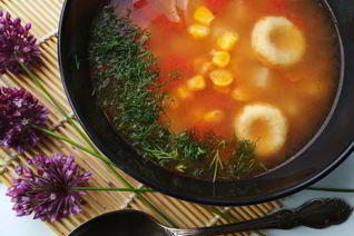 Бабкин суп с гороховыми кнедликами