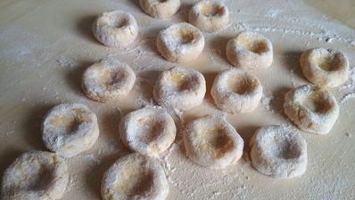 бабкин суп с гороховыми кнедликами