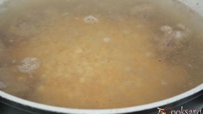 гороховый суп на баранине с кабачком и сарделькой