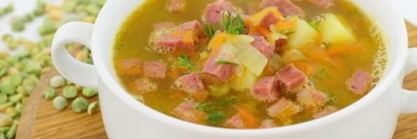 Гороховый суп с копченой колбасой