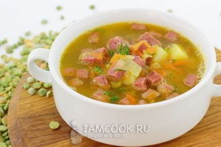 Гороховый суп с копченой колбасой