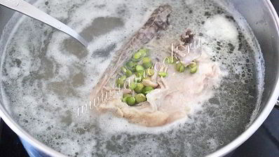 гороховый суп с куриными бедрами