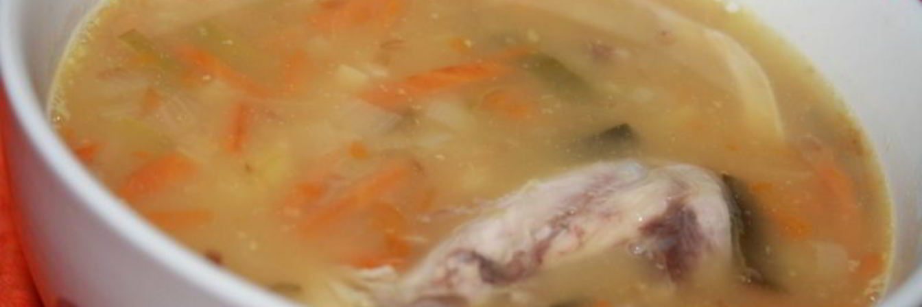 Гороховый суп с курицей и луком пореем