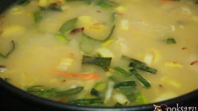 гороховый суп с курицей и луком пореем