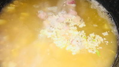 гороховый суп с варено-копченой рулькой