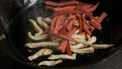 гороховый суп в буханке