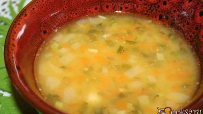 густой гороховый суп с куриной грудкой и чорризо