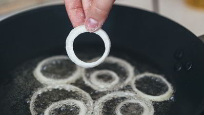 суп гороховый с беконом и луком-фри